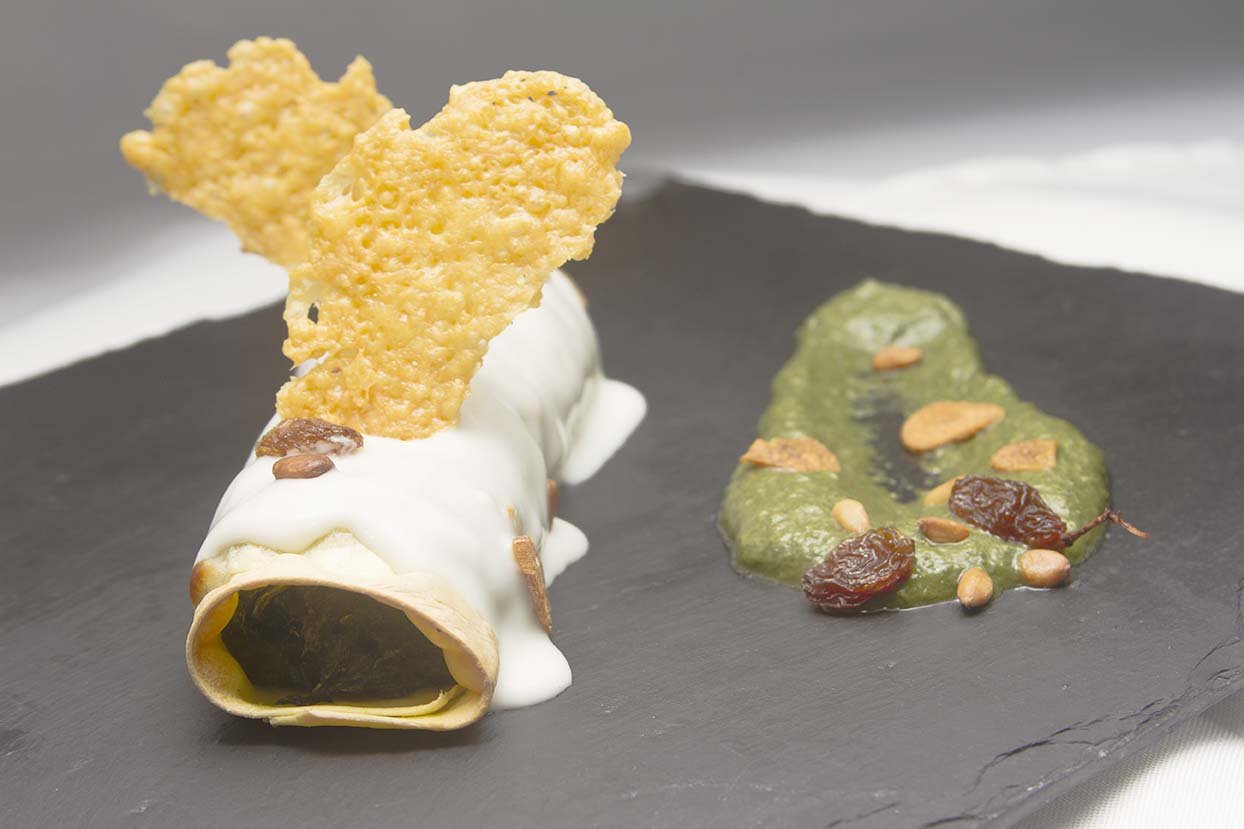 Canelons d'espinacs amb bacallà